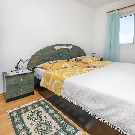Mirta Apartamento Ražanj