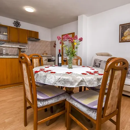 Mirta Apartman Razanj