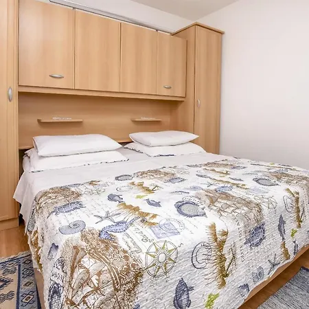 Apartman Mirta *